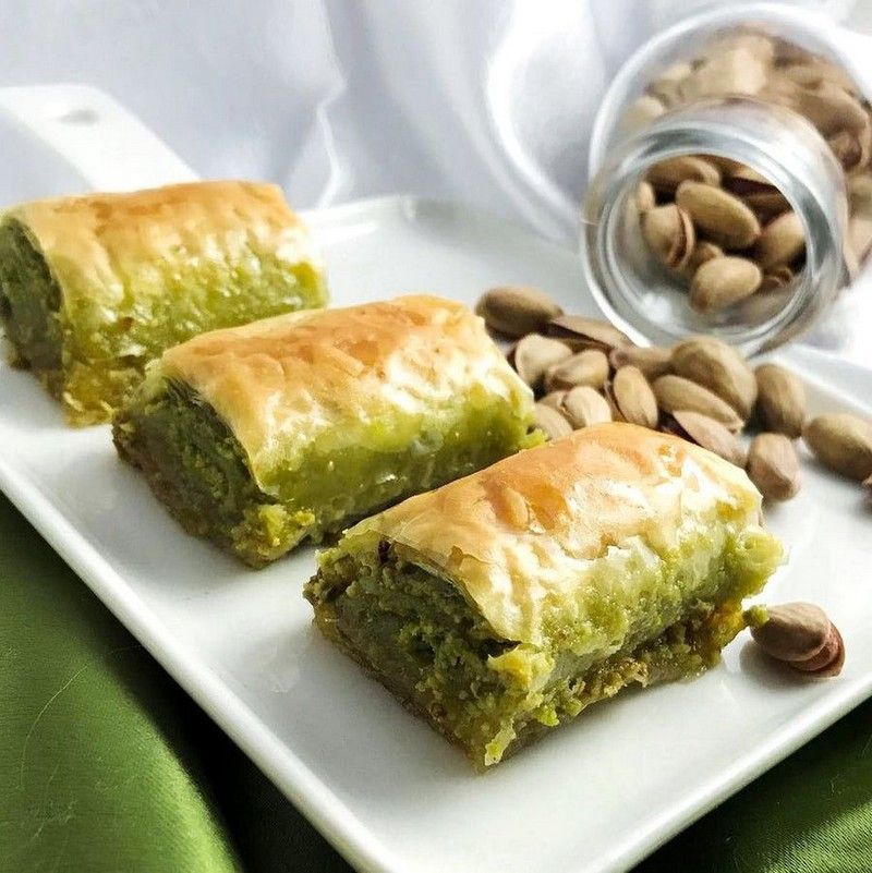 Eyvan Pastanesi dürüm baklava