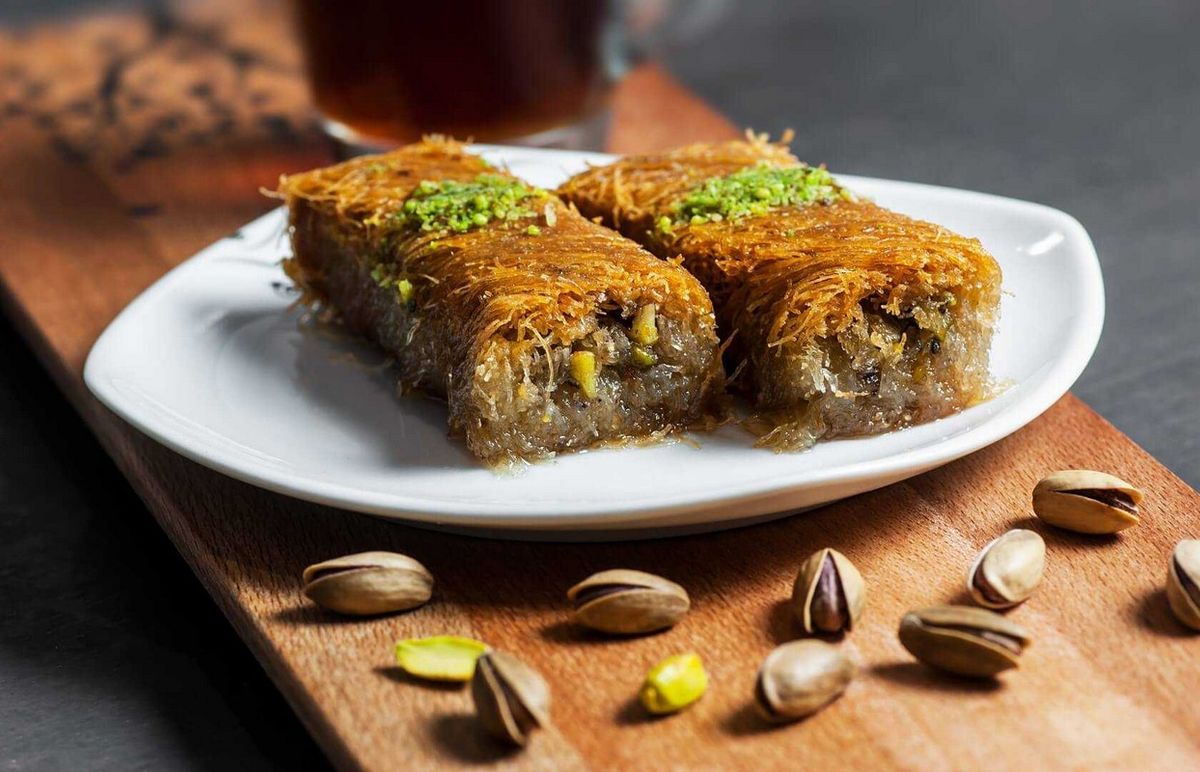 Eyvan Pastanesi fıstık kaymaklı burma kadayıf