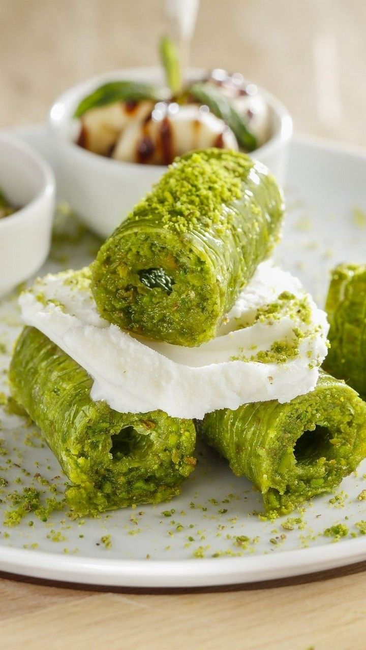 Eyvan Pastanesi fıstık sarma